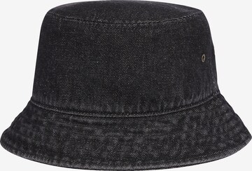 Calvin Klein Jeans Hat in Black