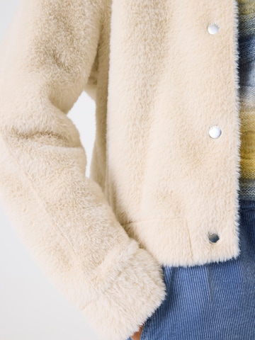 GARCIA Between-Season Jacket in Beige