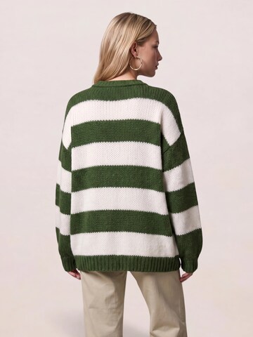 noar studios Pullover in Grün