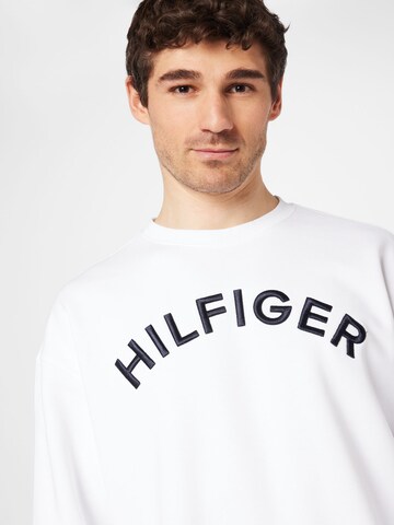 Sweat-shirt TOMMY HILFIGER en blanc