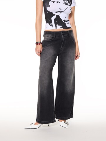 SHYX Loose fit Jeans in Black: front