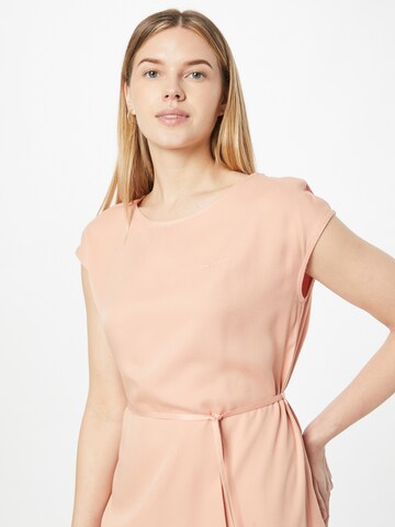 Robe 'Ruth' mazine en rose