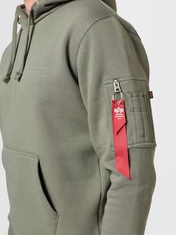 ALPHA INDUSTRIES Sweatshirt in Groen