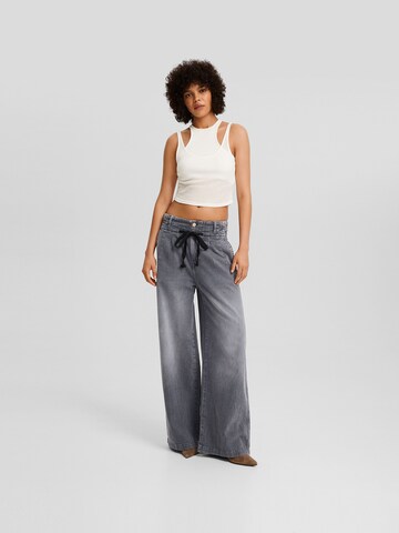 Bershka Wide Leg Jeans in Grau