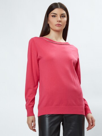 Pullover di Influencer in rosa: frontale