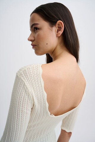 Pullover 'Irfanto' di Atelier Rêve in bianco