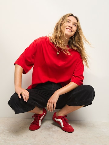 sarkans Next T-Krekls