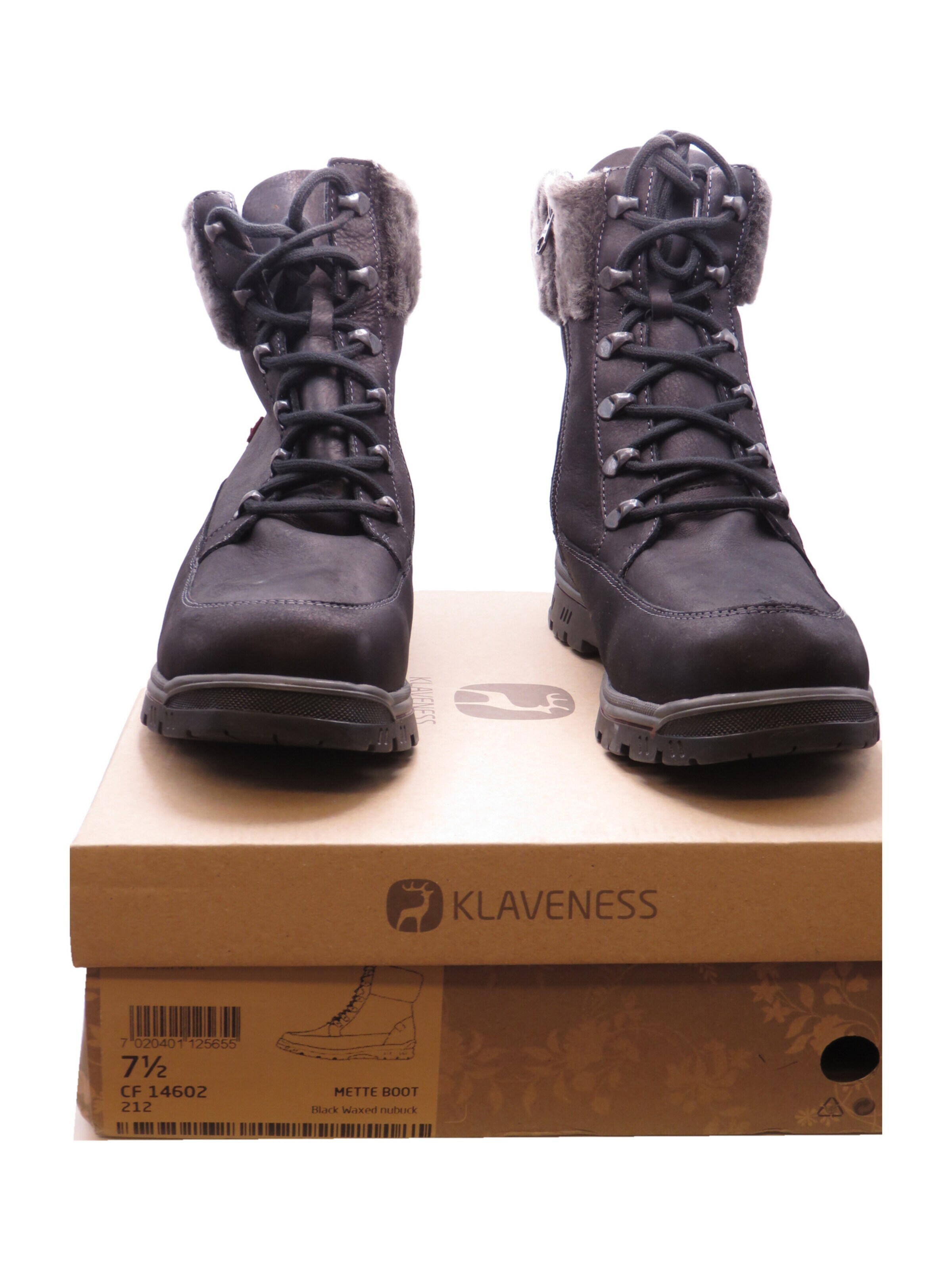 Klaveness Footwear - Botines con cordones 'Mette' en negro