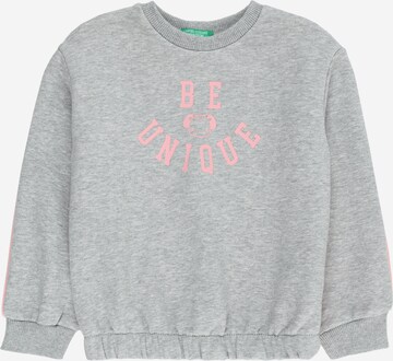 UNITED COLORS OF BENETTON Sweatshirt in Grijs: voorkant