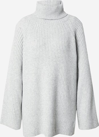 Gina Tricot Sweater in Grey: front