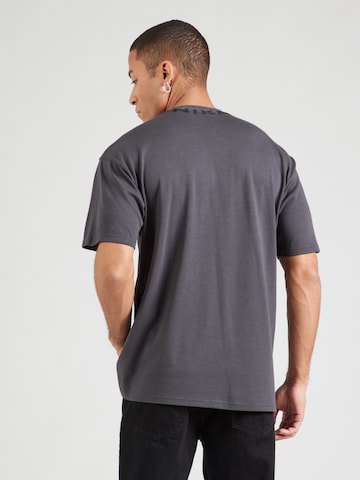 Tricou de la Nike Sportswear pe gri