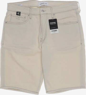 Calvin Klein Jeans Shorts in XL in White: front