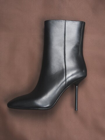 Ankle boots '819-6001' di Estro in nero