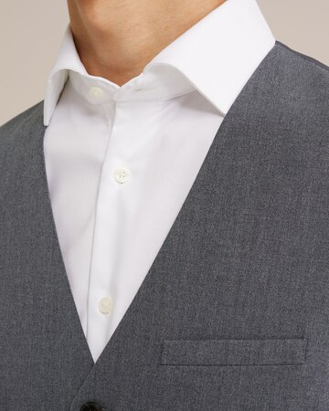 WE Fashion Vest in Grey