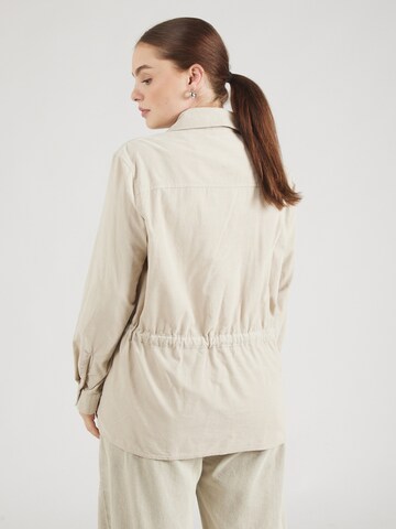 Veste mi-saison 'CARAime' ONLY Carmakoma en beige