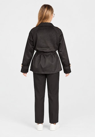 Elara Between-seasons coat in Black