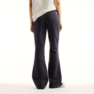 new balance - Flared Calças 'Reimagined Fleece Pant' em preto