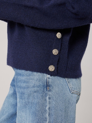 Deeluxe Pullover‌‌‌‌ in Blau