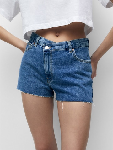 Pull&Bear Regular Shorts in Blau