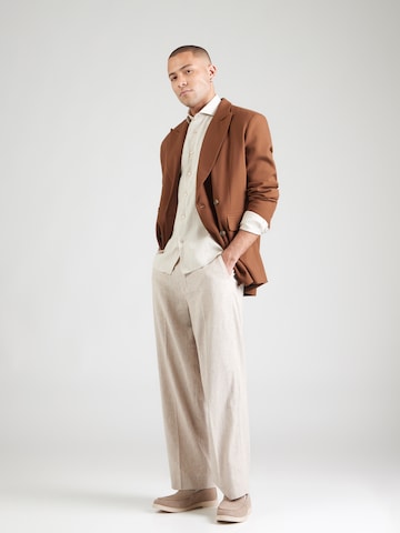 Dstrezzed - Ajuste regular Camisa 'Jagger' en beige