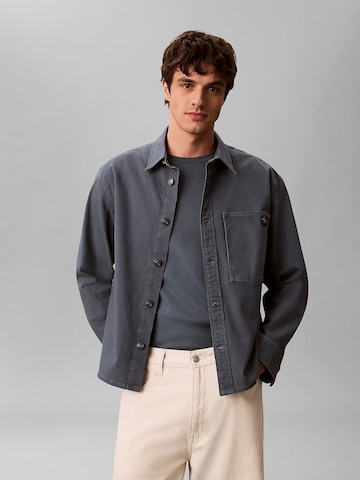 Calvin Klein Jeans Tussenjas in Blauw: voorkant