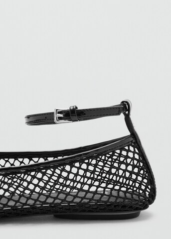 MANGO Riemchenballerina in Schwarz