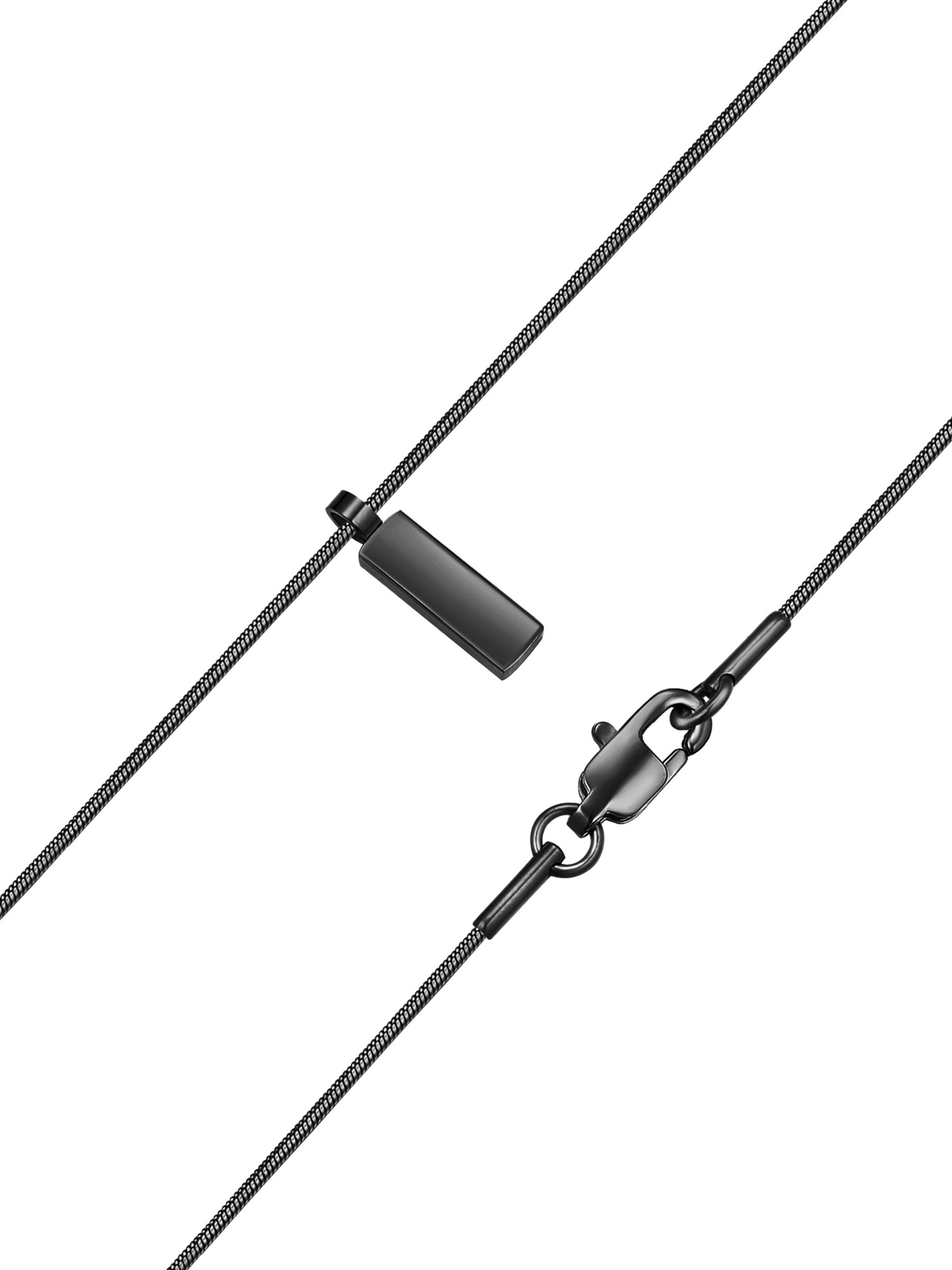 True Rebels - Cadena en negro