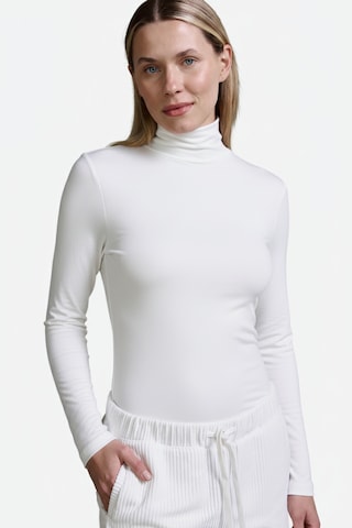 Cotton Candy Shirt in White: front