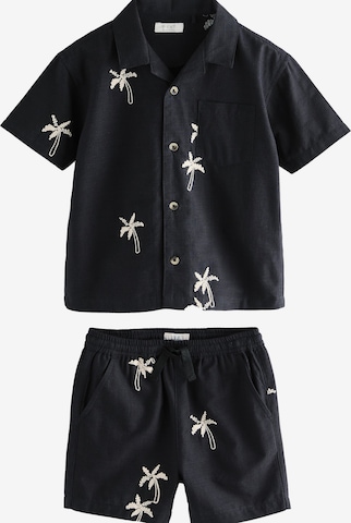 Next Setti värissä musta: etupuoli