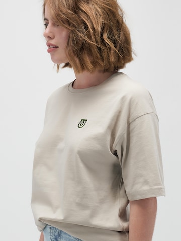 ABOUT YOU x StayKid T-Shirt 'BIBI+TINA' in Grau