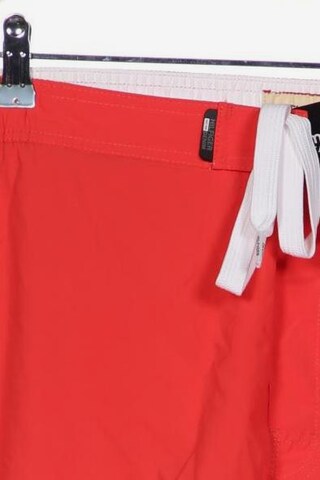 Tommy Jeans Shorts in 38 in Red