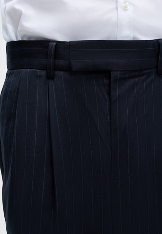 Regular Pantaloni cutați de la Lindbergh pe albastru