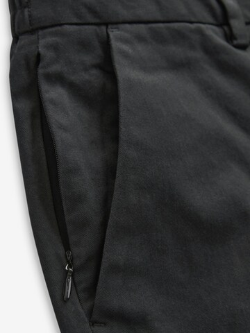 Next - regular Pantalón chino en negro