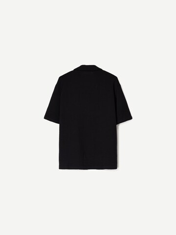Comfort fit Camicia di Bershka in nero