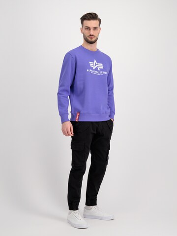 ALPHA INDUSTRIES Sweatshirt in Lila