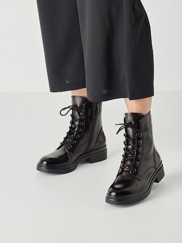 Bottines à lacets Tamaris en marron
