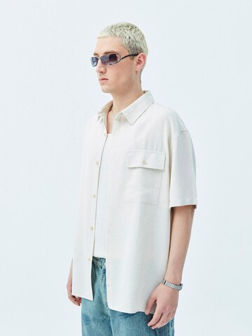 VAMOS CLO Comfort fit Button Up Shirt 'Arlington' in White