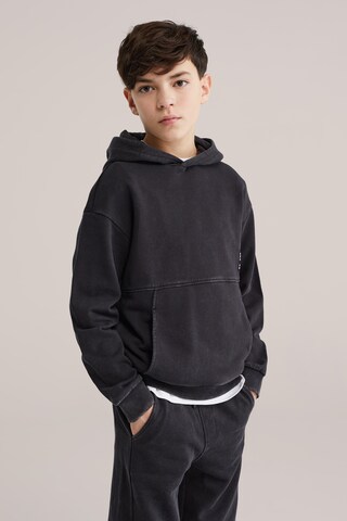 WE Fashion Sweatshirt in Black: front