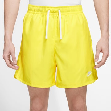 Nike Sportswear Regular Shorts 'Essentials' in Gelb: predná strana