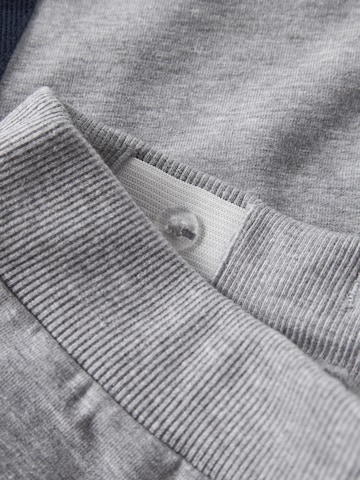 Effilé Pantalon 'NMMOLINDO SPIDER'' NAME IT en gris