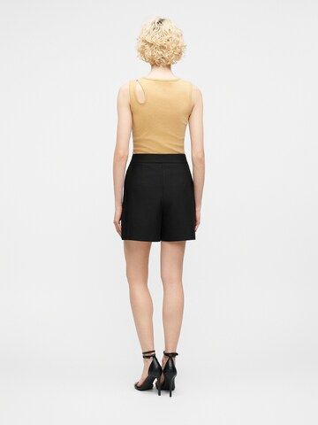 PIECES - regular Pantalón plisado 'PCBosella' en negro