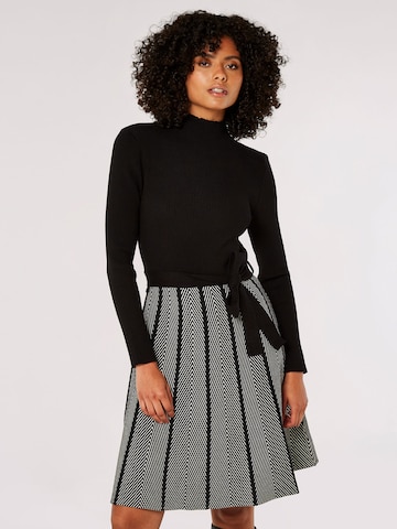 Apricot Dress 'Chevron' in Black: front