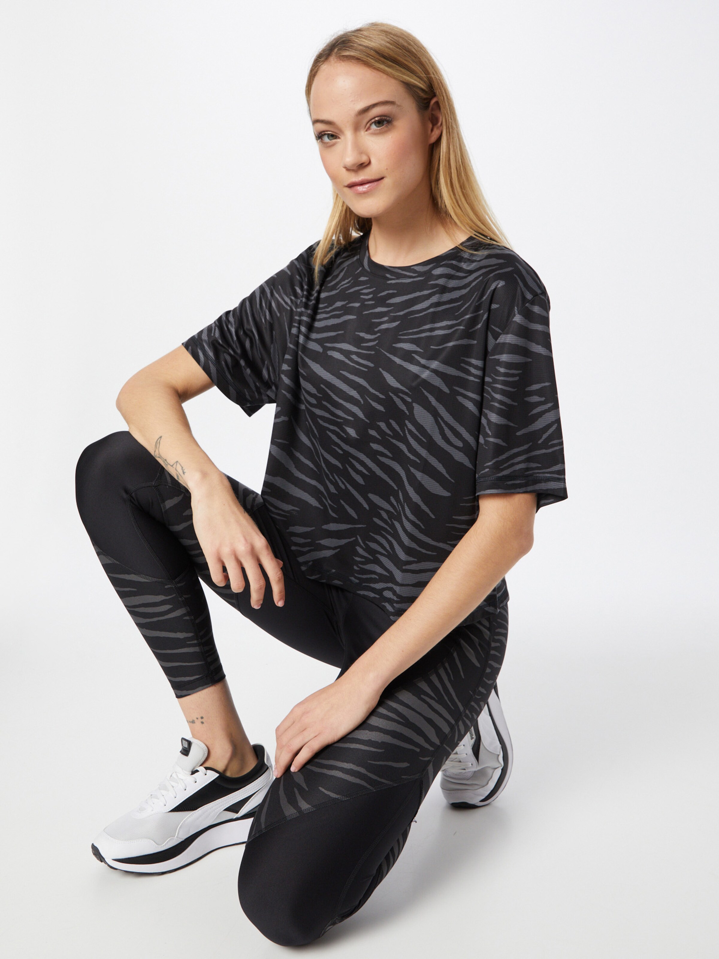 Frauen Sportarten PUMA Funktionsshirt in Schwarz - HA07294 Frauen Sportarten PUMA Funktionsshirt in Schwarz - HA07294