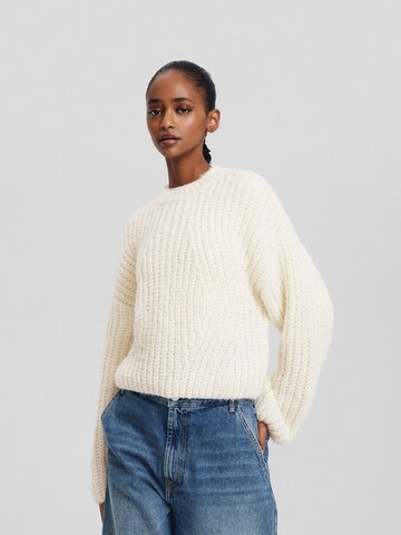 Bershka Sweater in Beige: front