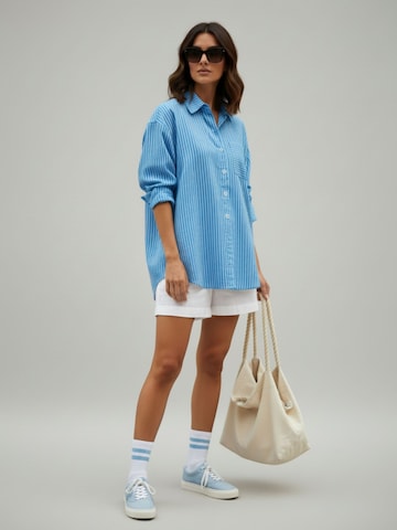 Chemisier 'Lilah' WEARABLE STORIES en bleu
