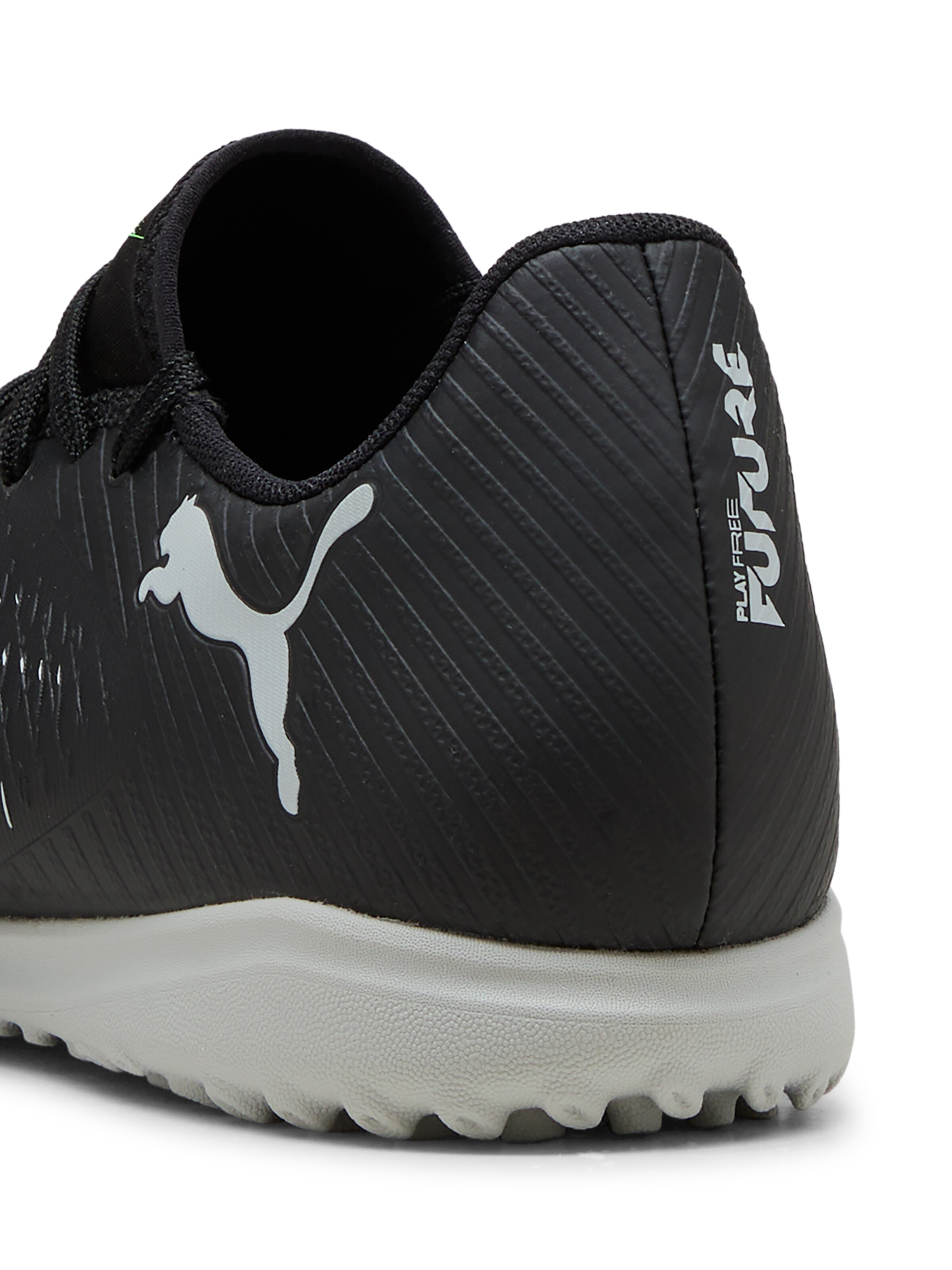 Chaussure de foot 'Future 8 Play' PUMA en noir