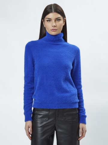 Influencer Pullover in Blau: Vorderseite