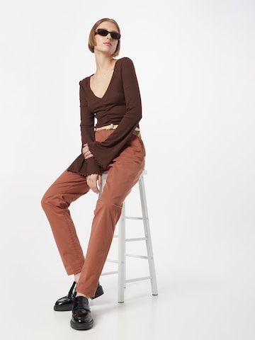ESPRIT - Slimfit Pantalón chino en marrón