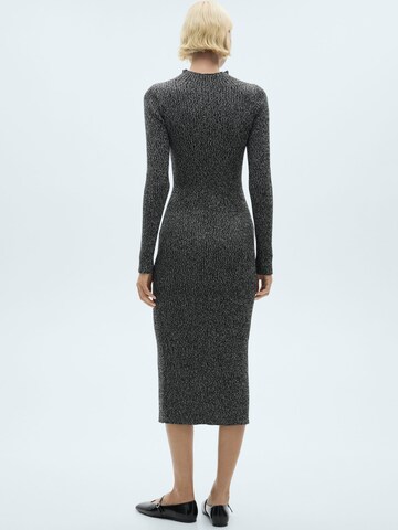 Rochie tricotat 'Incheon' de la MANGO pe negru