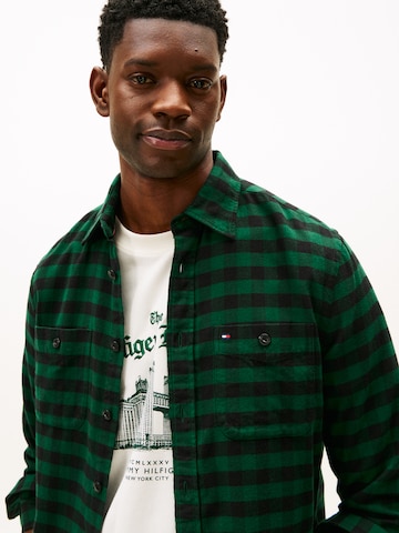 TOMMY HILFIGER Regular Fit Paita värissä vihreä